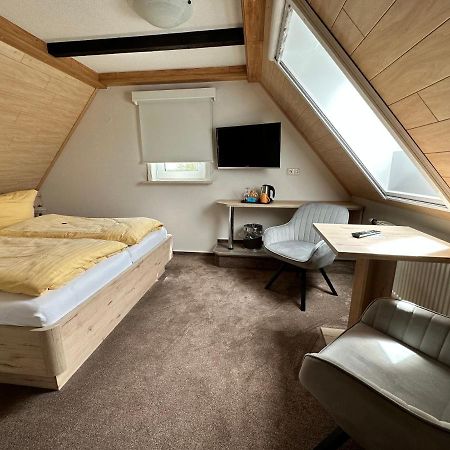 Hotel Peters Schwalbennest ノイハルリンガージール エクステリア 写真