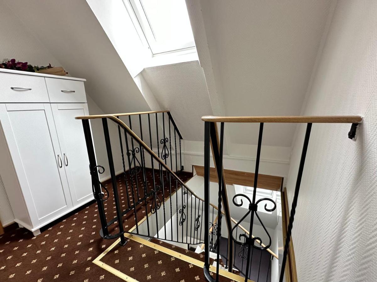 Hotel Peters Schwalbennest ノイハルリンガージール エクステリア 写真