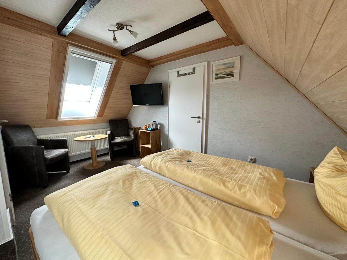 Hotel Peters Schwalbennest ノイハルリンガージール エクステリア 写真