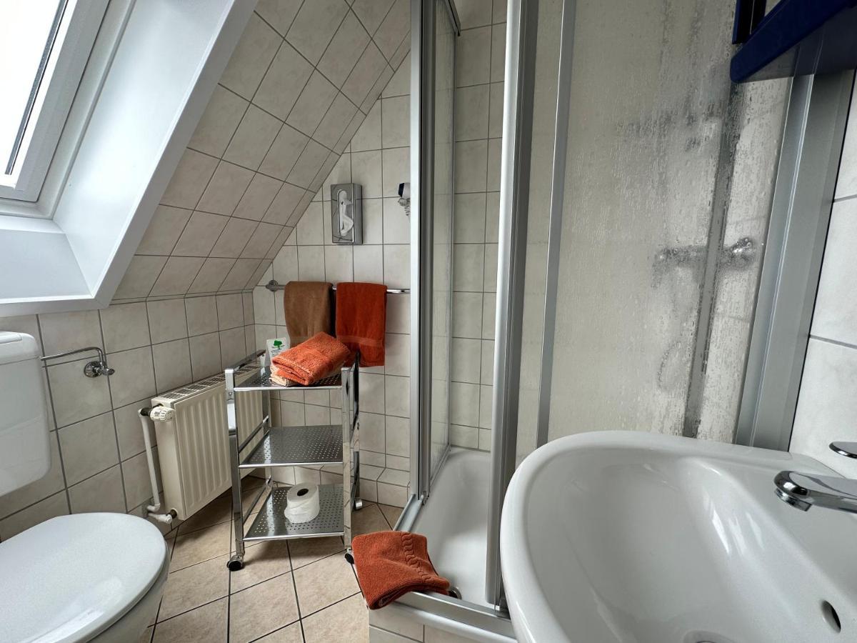 Hotel Peters Schwalbennest ノイハルリンガージール エクステリア 写真